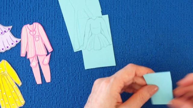 Бумажные куклы одеваются. Рисуем новый костюм для куклы. Draw a new dress for a paper doll смотреть онлайн