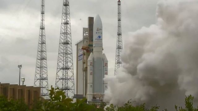 Scientists Have Found A Super Moon That Defies The Laws Of Physics смотреть онлайн