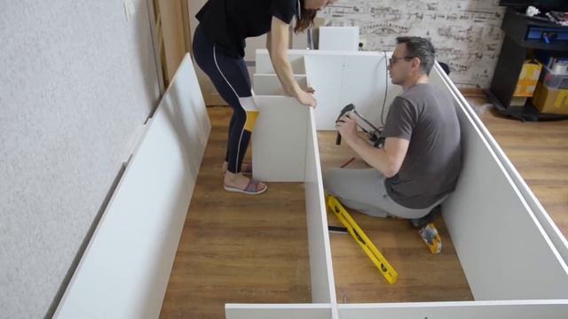 Как собрать шкаф своими руками без антресоли до потолка _ Мебель из ДСП своими руками смотреть онлайн