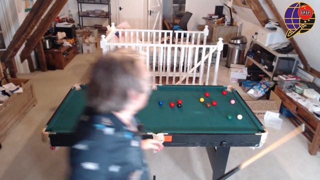 Me1 vs Me2 Snooker with Richard Herring: Frame 111 смотреть онлайн