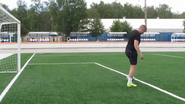 Обучение футболу. Удар пяткой смотреть онлайн