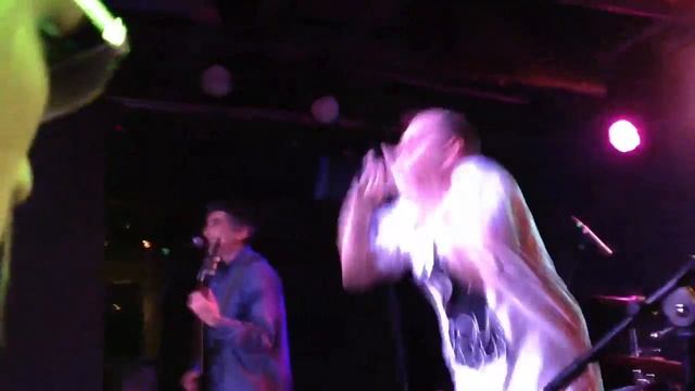 Dead Milkmen perform Waiting Room (Fugazi) смотреть онлайн