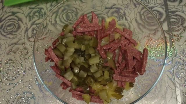 САЛАТ с колбасой ОХОТНИЧИЙ , ВКУСНЕЕ ЧЕМ ОЛИВЬЕ !!! рецепт 2020 смотреть онлайн