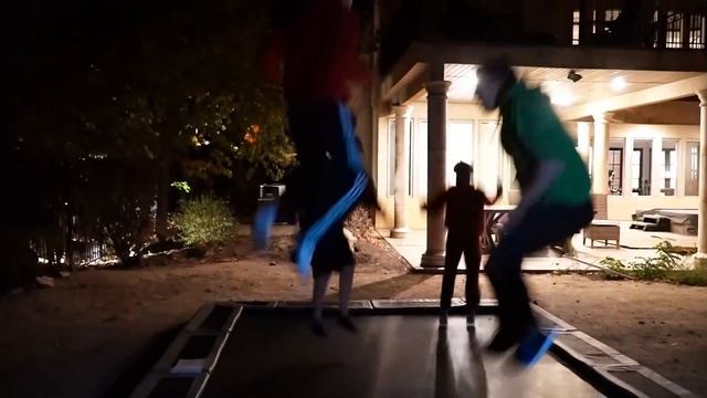 Night Of The Werewolf! Sneak Attack Squad Halloween Beast Nerf Battle! Part 3 смотреть онлайн