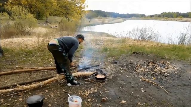 Поход в лес к озеру на два дня. СУПЕР РЫБАЛКА! Лины рвут поводки...ЧАСТЬ 2 смотреть онлайн