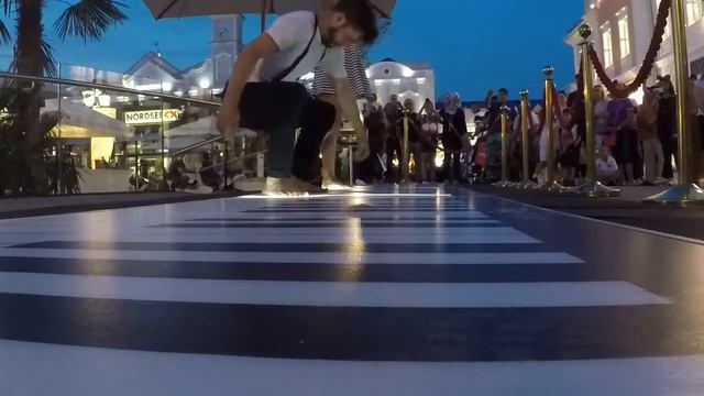 Dramatic and real! Toccata Dm on a Giant Piano - nightlife смотреть онлайн