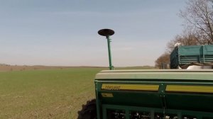 Подкормка озимой пшеницы карбамидом новой сеялкой Титан 420 от Харвест