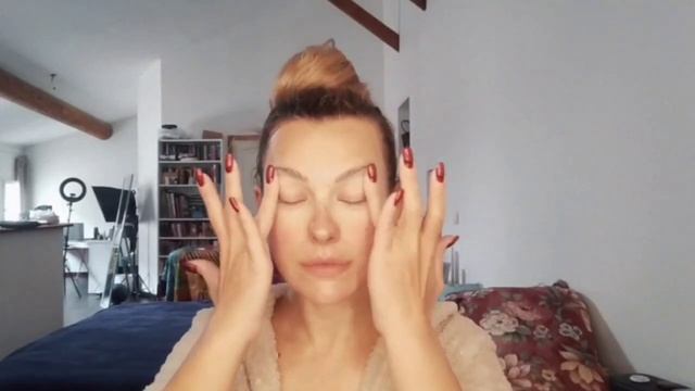 Как правильно нанести крем на лицо? / Вечерний и утренний уход за кожей лица смотреть онлайн