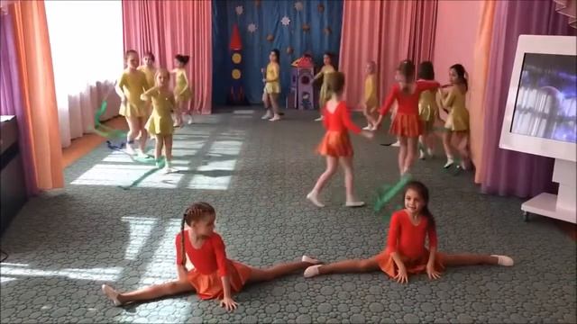 Танец с лентами «Если очень захотеть-можно в космос полететь» смотреть онлайн