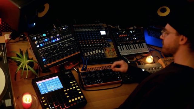 #Jamuary2022 - Jam06 - Model Cycles, Arturia Microfreak, Drumbrute Impact, Crave, TD-3 // EKPÖK смотреть онлайн