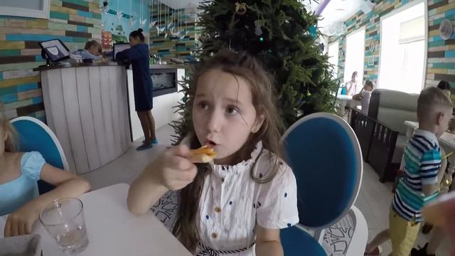 Кафе Ангария. На улице +30°, а там -20°. смотреть онлайн