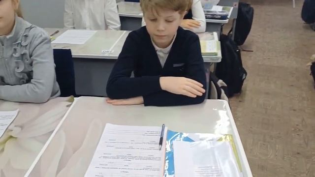 Открытый урок в 4-Б классе "Решение задач на движение с величинами: скорость, время и расстояние" смотреть онлайн