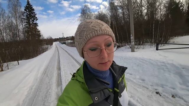 6 соток 28 марта 2021 год. Путешествие на дачу. Покупные примулы с цветками. В теплицах вода. смотреть онлайн