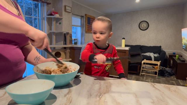 Making with Gunner. No-bake double peanut butter bars! смотреть онлайн