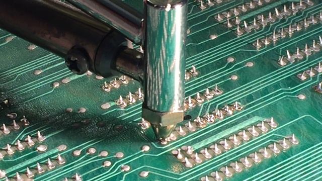 Commodore - Board View De-Soldering Operating Theatre! - The 2114 RAM Extraction! - Episode 1533 смотреть онлайн