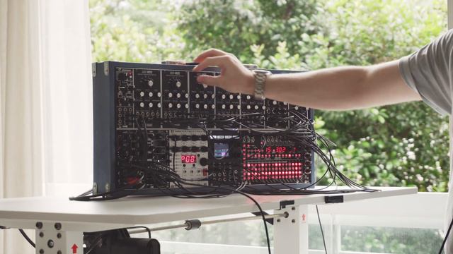 Ninando - New Kick on the Block // Funky Techno with JoMoX ModBase 09 MK II // Eurorack Modular смотреть онлайн