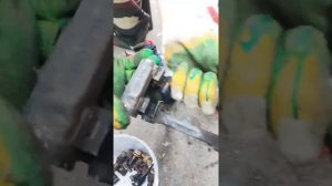 Обслуживание  тормозов опель корса д 2008 поиск причины неисправных тормозов замена направляющей ч