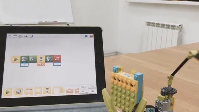 Пчела из Lego WeDo 2.0 | Робототехника | SmartLab