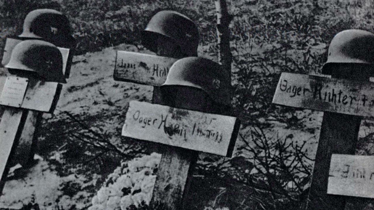 Alle Sieben Sekunden Stirbt Ein Deutscher Soldat. Stalingrad - Massengrab. Eine Stunde.