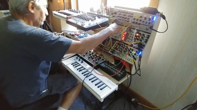 Along Came a Spider - Hardware Jam #34 смотреть онлайн