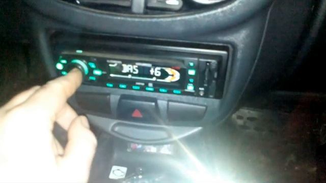 Сравнение магнитолы Hundai h-cdm8065 и дешевой Soundmax смотреть онлайн