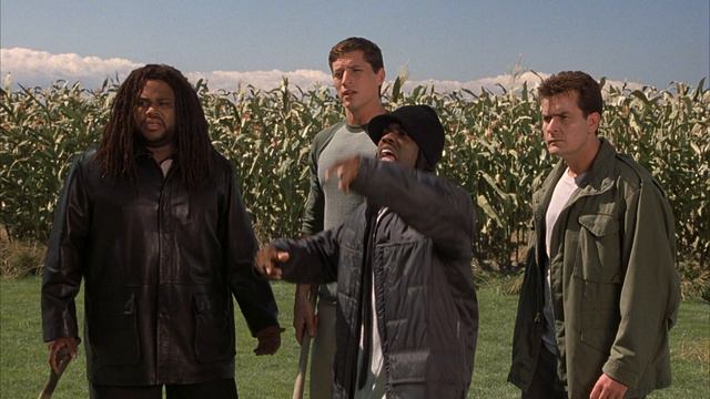 Очень страшное кино 3 — Рэперы приезжают на помощь смотреть онлайн