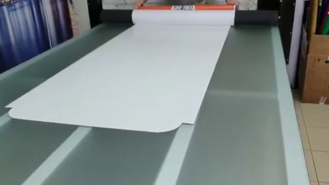 Отзыв от АкцентПринт г. Омск о планшетном широкоформатном ламинаторе для наклейки плёнки STANBER смотреть онлайн