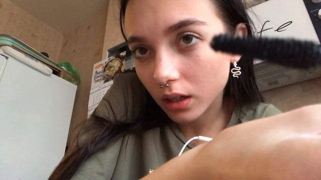 АСМР почти БЫСТРЫЙ МАКИЯЖ ? || звуки рта || таппинг || визуальные триггеры смотреть онлайн