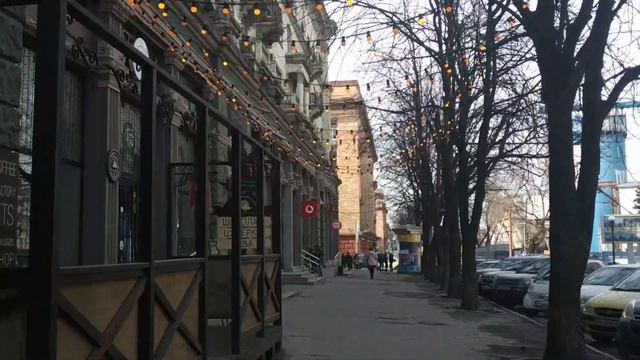 Екатеринославский бульвар, Баррикадная и проспект Яворницкого в Днепре смотреть онлайн