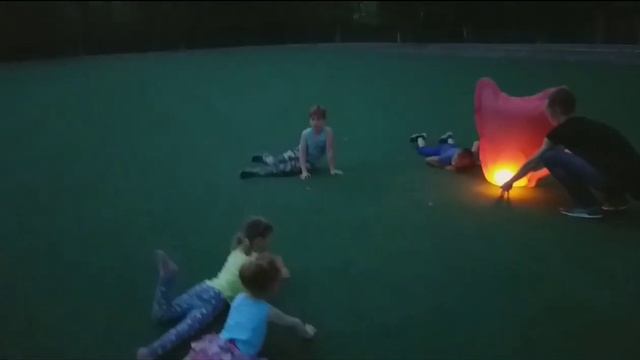 Запускаем небесный фонарик смотреть онлайн