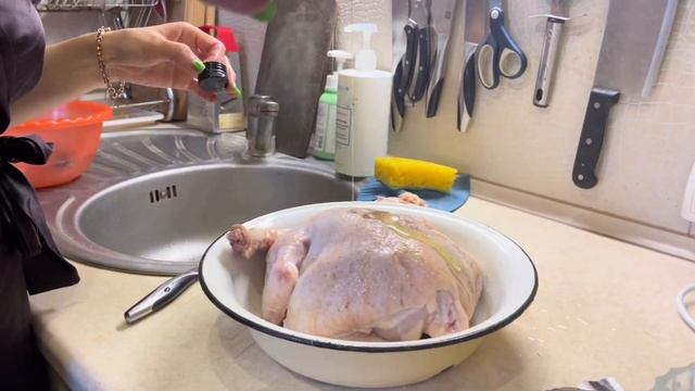 ?ЗАПЕЧЁННАЯ КУРИЦА по КЛАСИЧЕСКИ! ?БЕЗ ПРИПРАВ со ВКУСОМ ?МЯСА смотреть онлайн