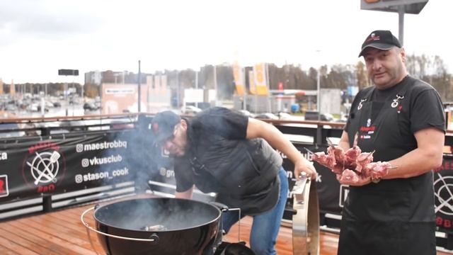 Как приготовить вкусный ШАШЛЫК из свиной шеи❗️рецепт от @maestro-bbq,готовим на гриле WEBER. смотреть онлайн