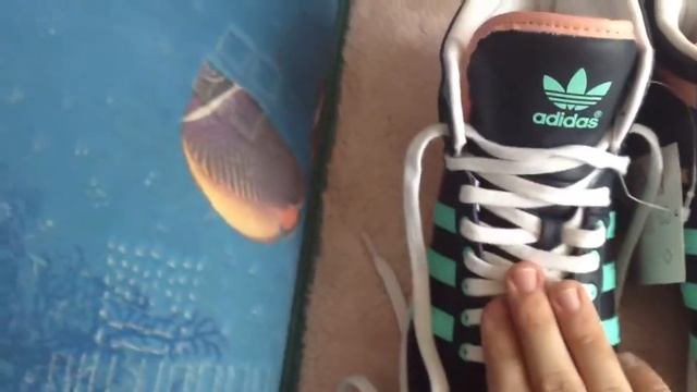 Обзор и распаковка кроссовок Adidas!!!) смотреть онлайн