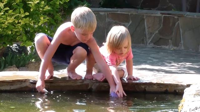 Что делают дети в отсутствие взрослых смотреть онлайн