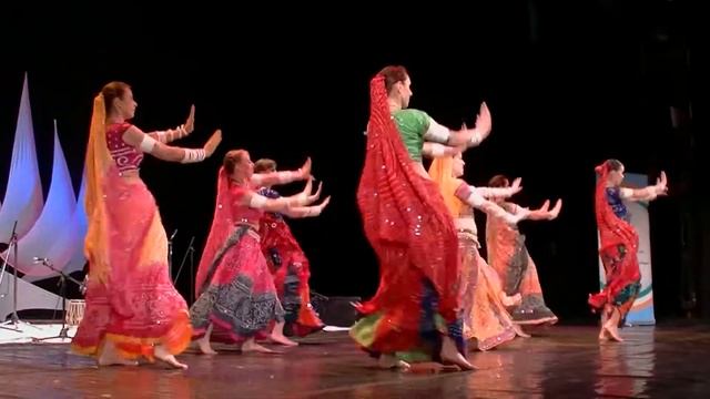 ШКОЛА Вollywood-dance SATRANGI. Танец "Джоган". Фестиваль OPEN INDIA. СПб, 16.04.2012 смотреть онлайн