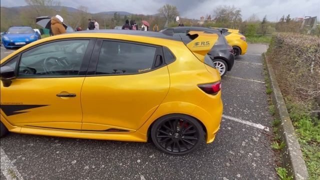 RASSEMBLEMENT RENAULT SPORT INCROYABLE!!!?? смотреть онлайн