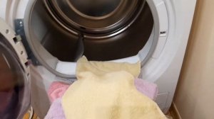 Сушка полотенец в сушильной машинке.