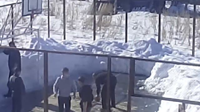 распинывание жопы смотреть онлайн