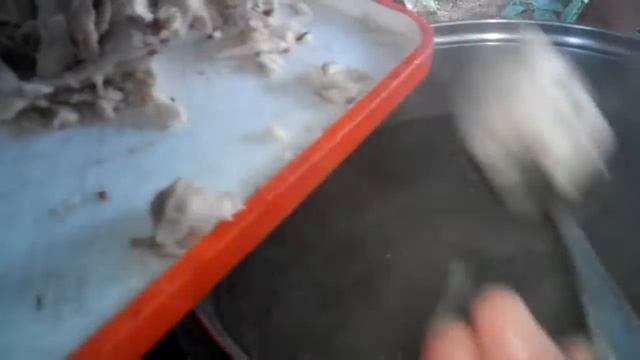 Рецепт деревенского куриного супа с вермишелью и яйцом. смотреть онлайн