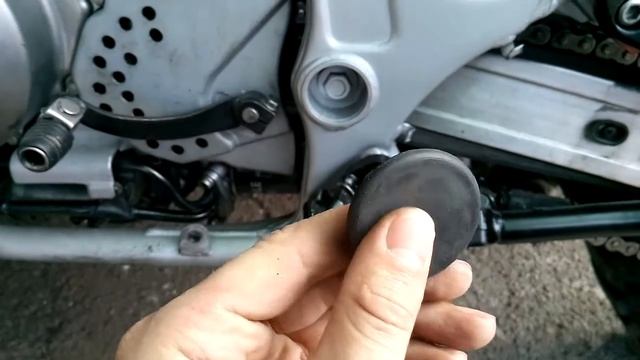 Заглушка оси маятник Africa Twin XRV750