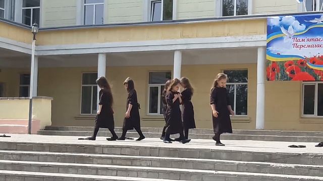 1-Б ТАНЕЦ 8 МАЯ смотреть онлайн