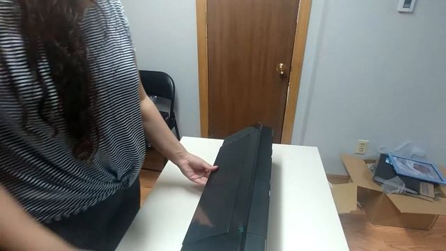 First time user - Silhouette Cameo 4 - Unboxing - Episode 1 смотреть онлайн