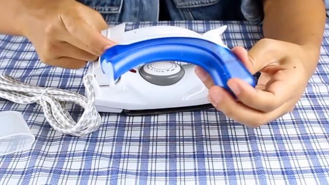 Bàn ủi hơi nước du lịch mini Travel Iron HT-258B | Congnghso1.com смотреть онлайн