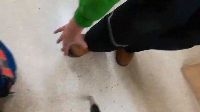 У меня порвались ботинки