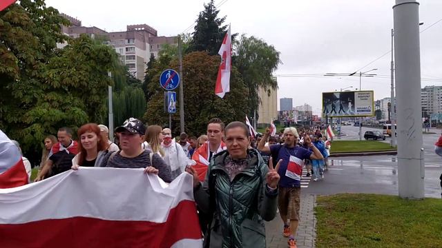 Минск. Люди собираются на Марш смотреть онлайн