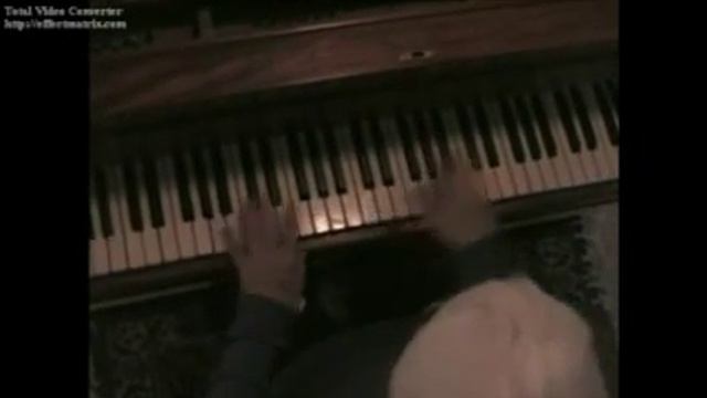 Granny Minton Plays Piano and says goodbye at her own funeral смотреть онлайн