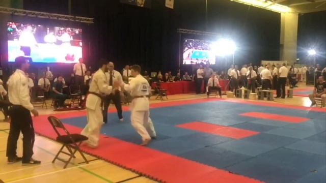 KYOKUSHIN KARATE TRAINING MOTIVATION & KNOCKOUTS? смотреть онлайн
