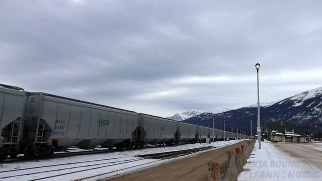 CN 2906 Leads a G3 Grain Train Past the Jasper Station! смотреть онлайн