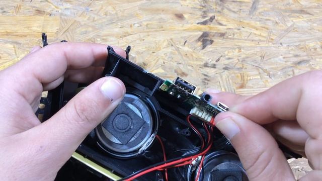 JBL Charge 3 - How To Repair - charging port смотреть онлайн