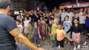 Танцующий мороженщик в Турции))